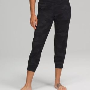 Lululemon Align Jogger Crop in black camo - size 10 brand new with tags